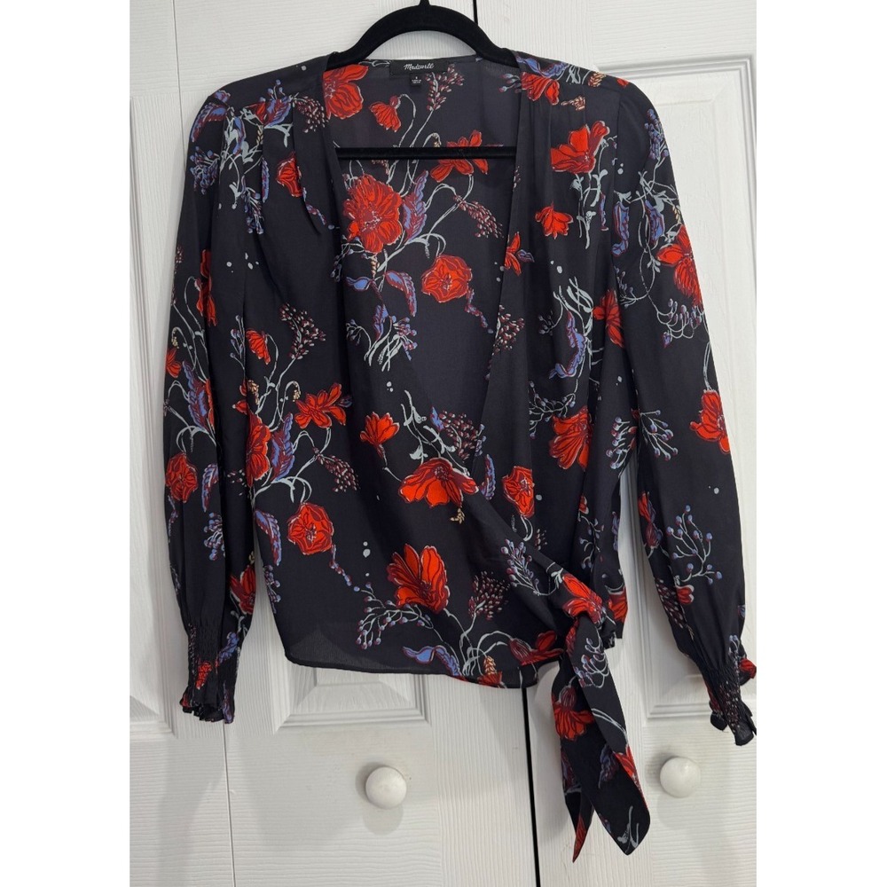 Madewell Blouse‎ Women's Small Black Red Floral Pattern 100% Silk Smocked Sleeve